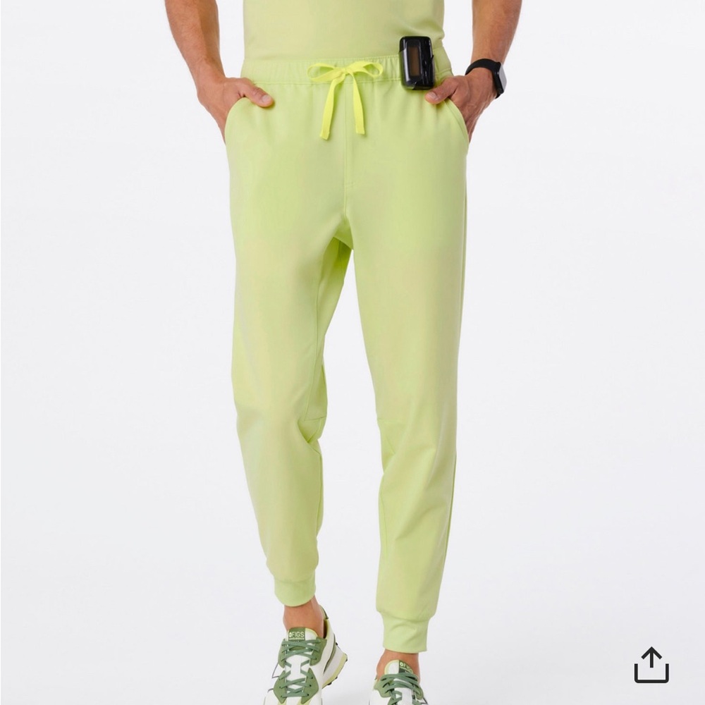 Figs Tansen Jogger Scrub Pants in Medium